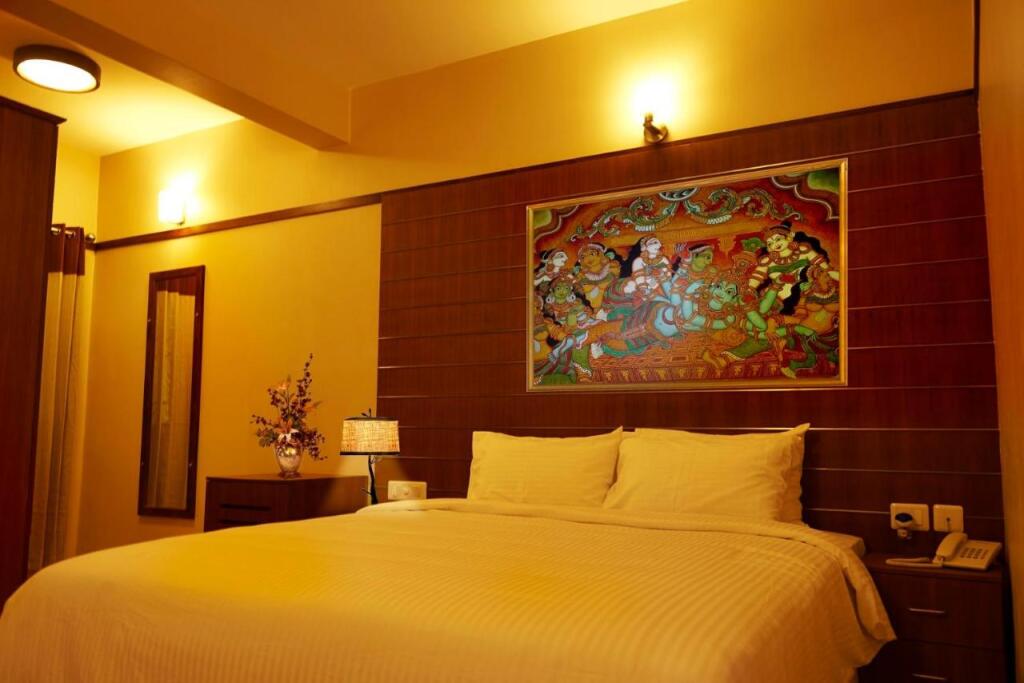 Гуруваюр: Srivar Hotels