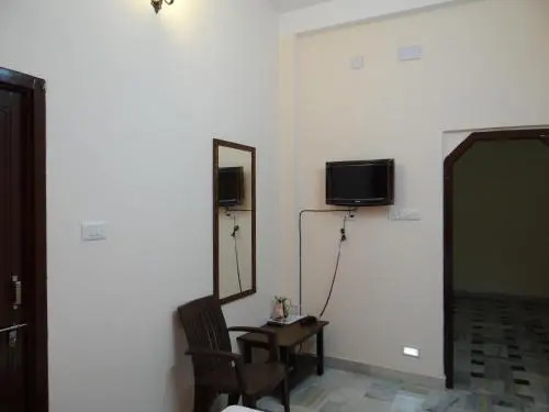 Удаипур: Hotel Dine 11