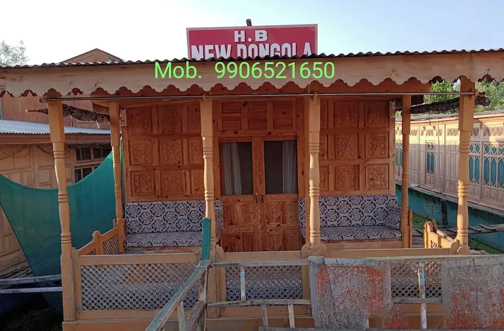 Шринагар: Mughal E Azam Houseboats