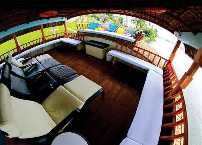 Аллеппи: Jim and Paddy Houseboat Cruises