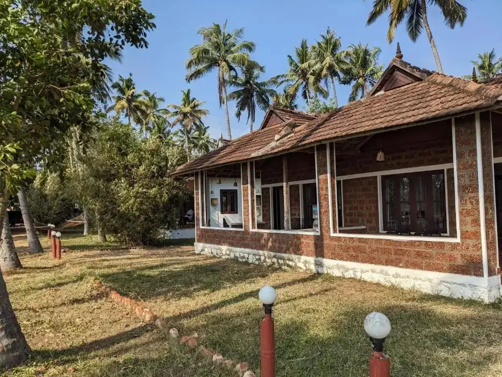 Варкала: Baycliff Cottages