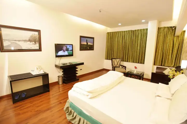 Шринагар: Hotel Grand Mumtaz Towers