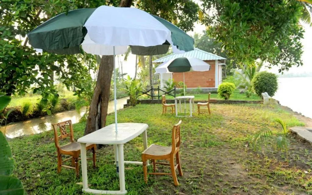 Чампакулам: Riverine Resort