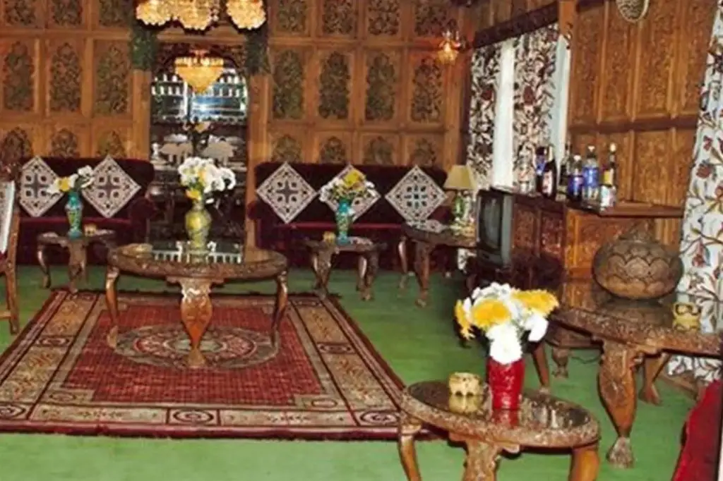 Шринагар: Shahbaaz Group of Houseboats
