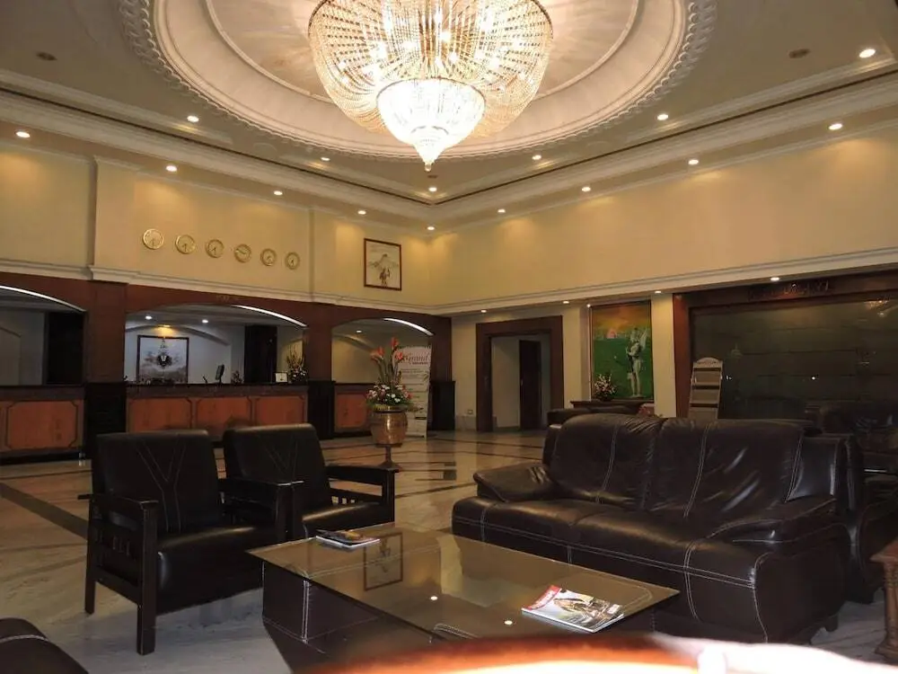 Тирупати: Hotel PLR Grand