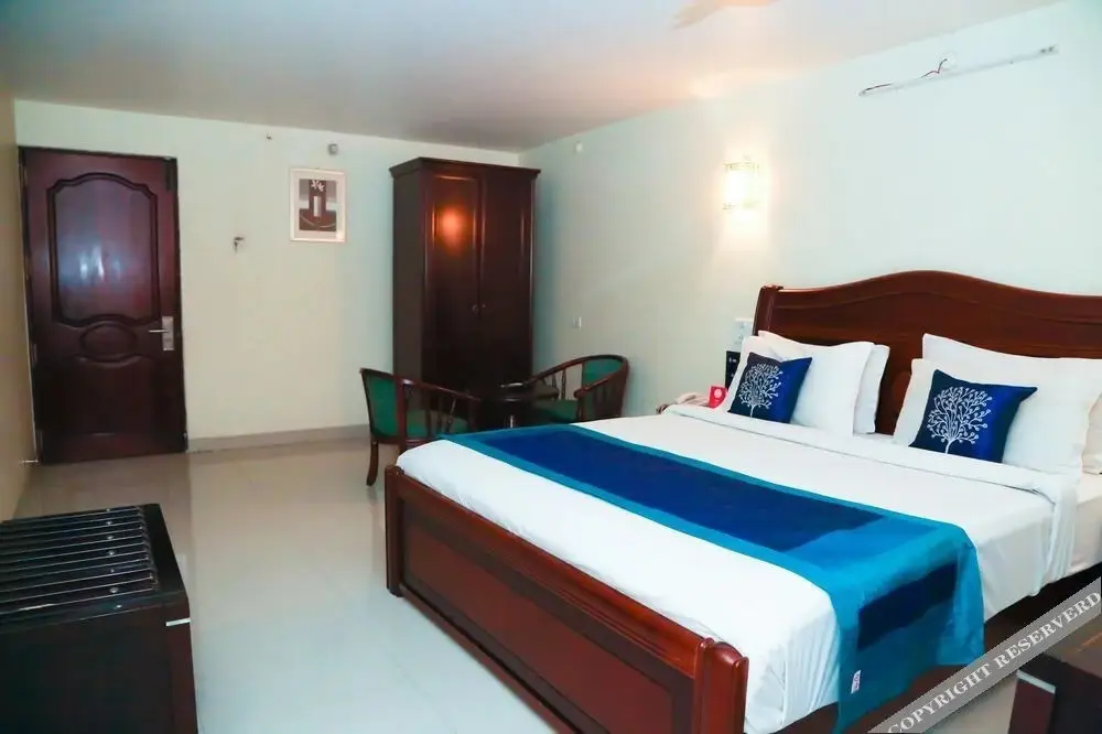 Тирупати: PSR Hotel