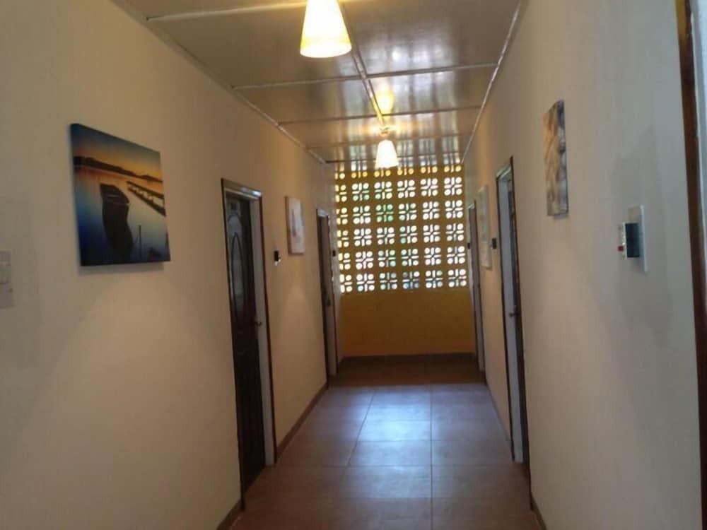 Бага: Bonanza Hotel
