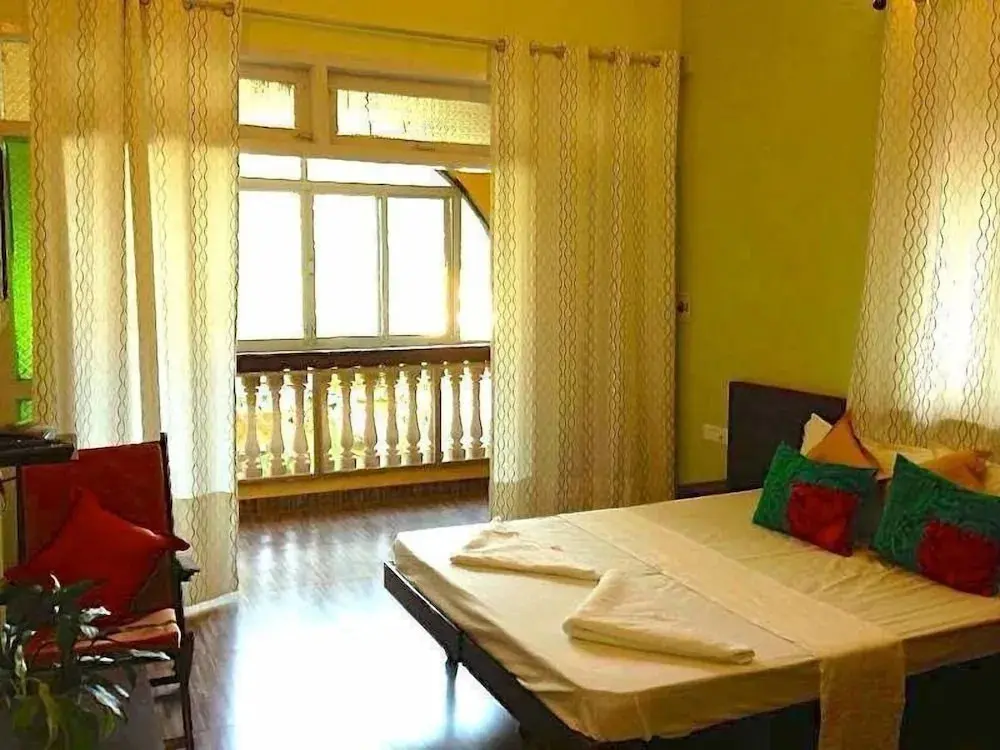 Бага: Bonanza Hotel