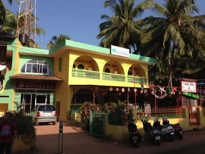 Бага: Bonanza Hotel