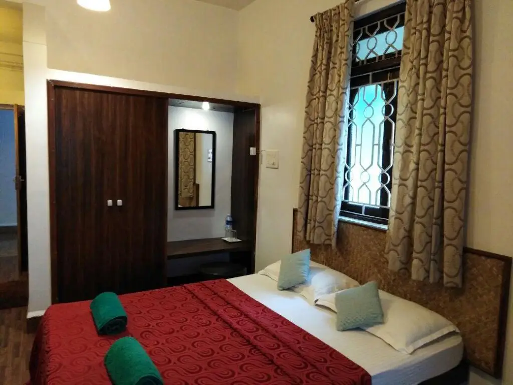 Бага: Bonanza Hotel