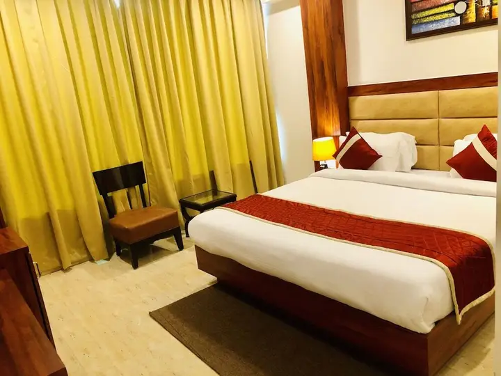 Нью-Дели: Red Crown Hotel