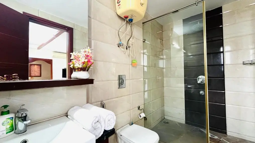 Нью-Дели: Admire Suites by FabHotel