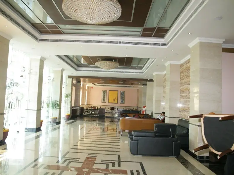 Фаридабад: Hotel Saffron Kiran