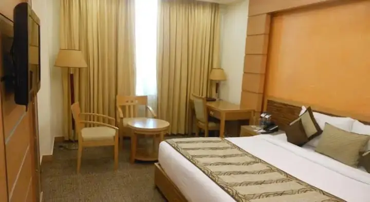 Фаридабад: Hotel Saffron Kiran