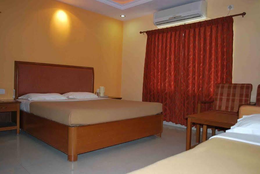 Тирупати: The Chakrie Residency Hotel
