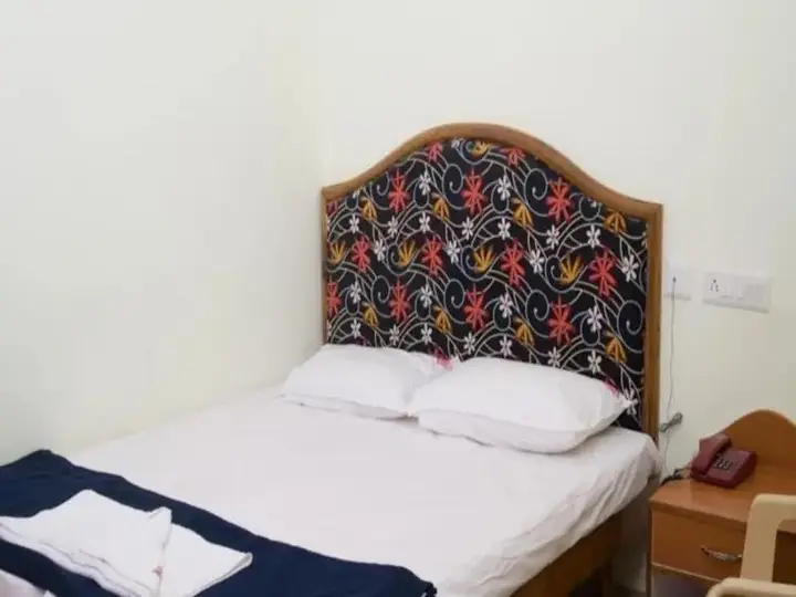 Тирупати: PVR Residency