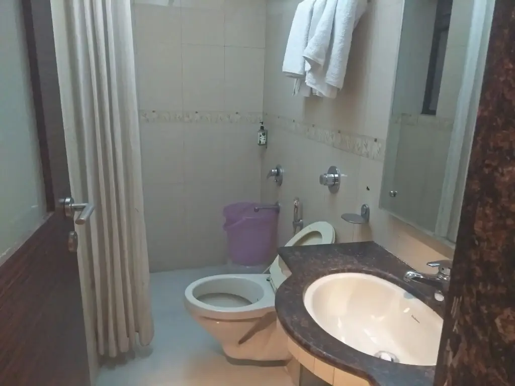 Пуна: Hotel Basera