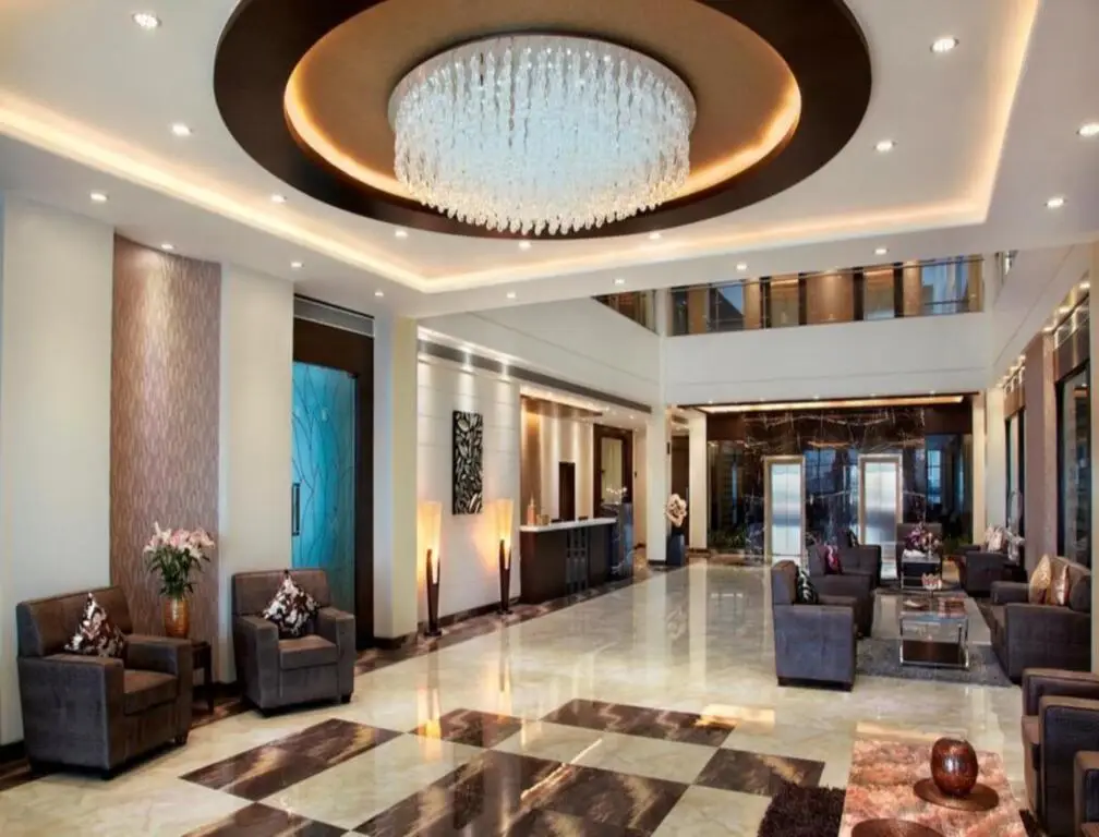 Дахедж: Hotel Suba Grand