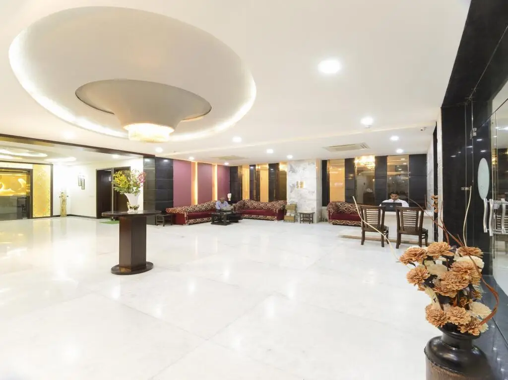 Hotel Crimson Palace — фото 1
