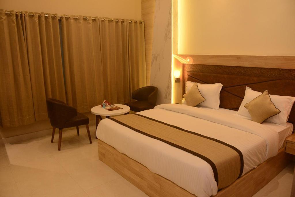 Кота: Hotel Bharat