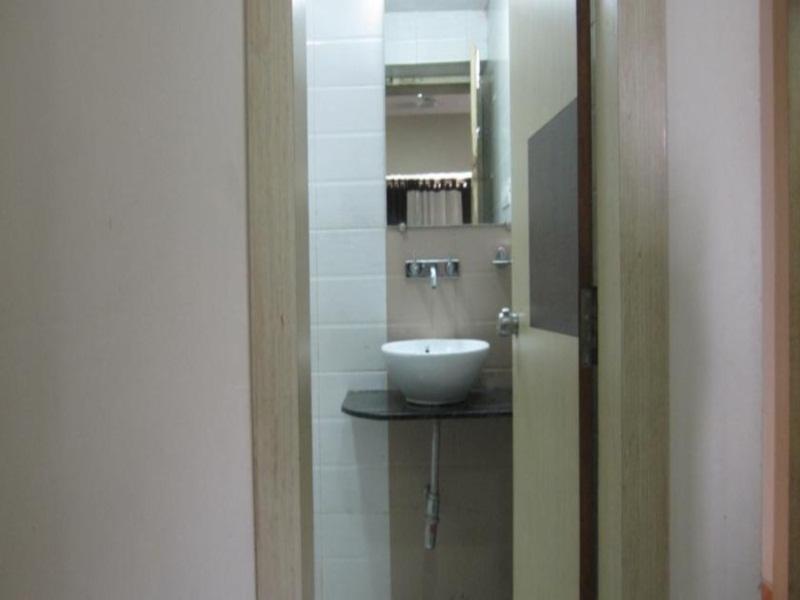 Пуна: FabHotel Rajdhani I