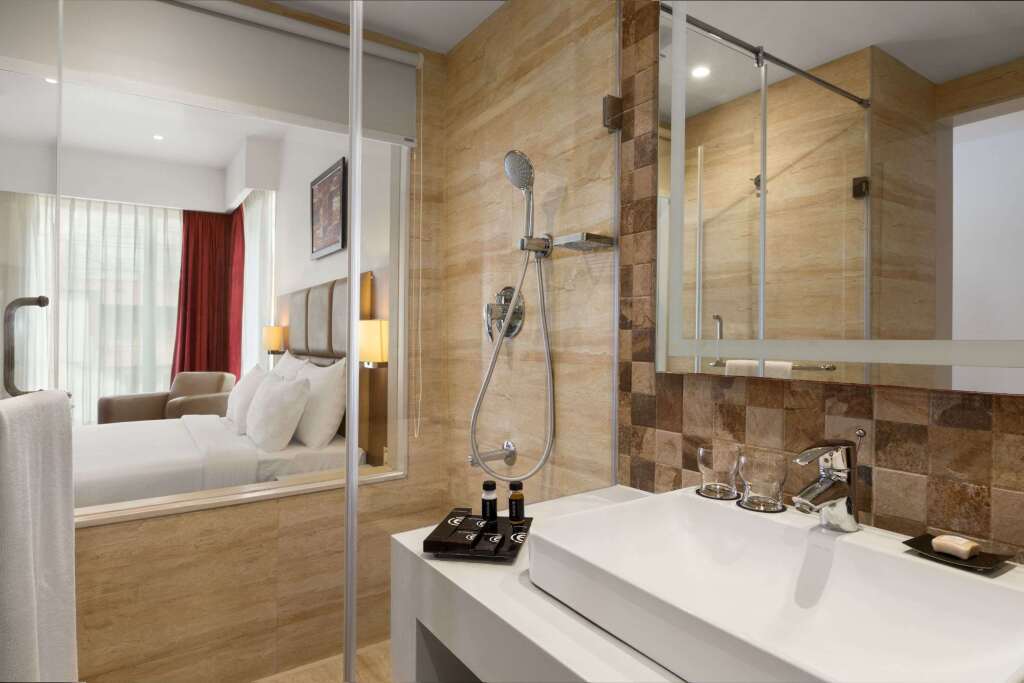 Бангалор: Ramada Encore by Wyndham Bangalore Domlur