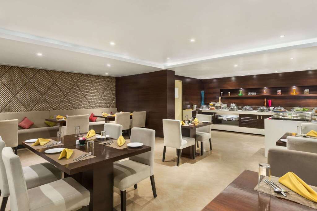 Бангалор: Ramada Encore by Wyndham Bangalore Domlur
