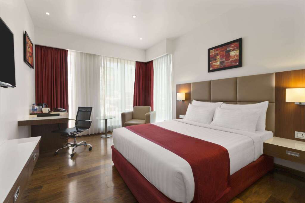 Бангалор: Ramada Encore by Wyndham Bangalore Domlur