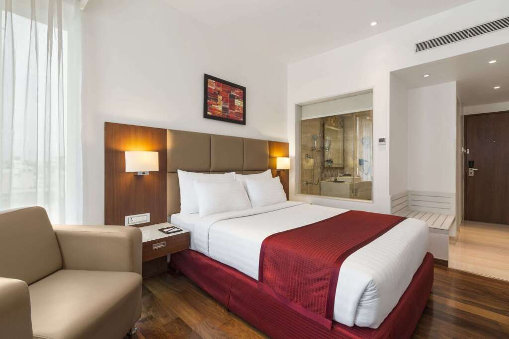 Бангалор: Ramada Encore by Wyndham Bangalore Domlur