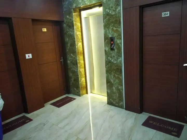 Нью-Дели: Hotel Gush International