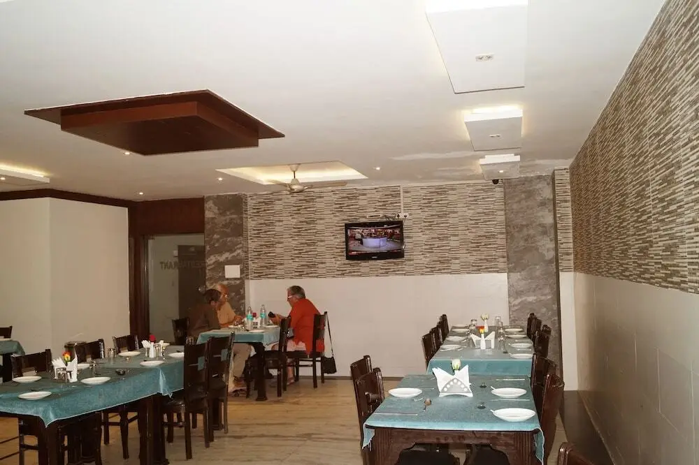 Агра: Optimum Sheela Inn @ Taj