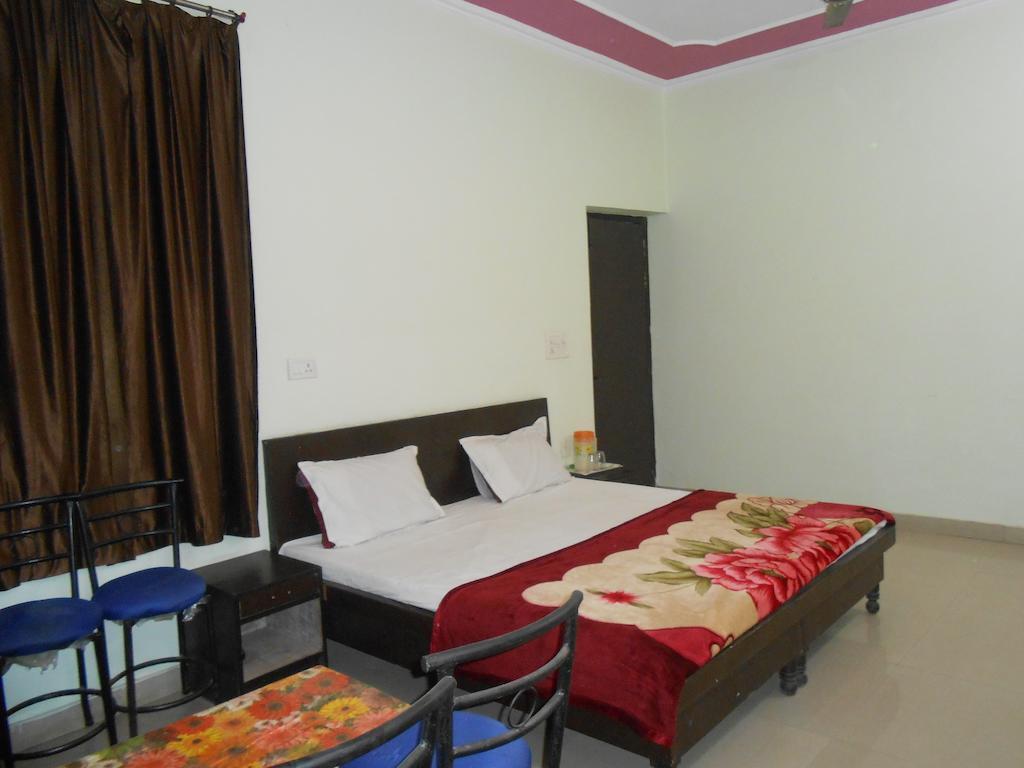 Агра: Hotel Jyoti Villa