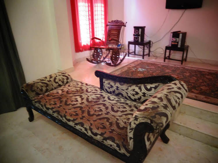 Нью-Дели: Room in Guest Room - Maplewood Guest House, Neeti Bagh, New Delhiit is a Boutiqu Guest House - Room 2