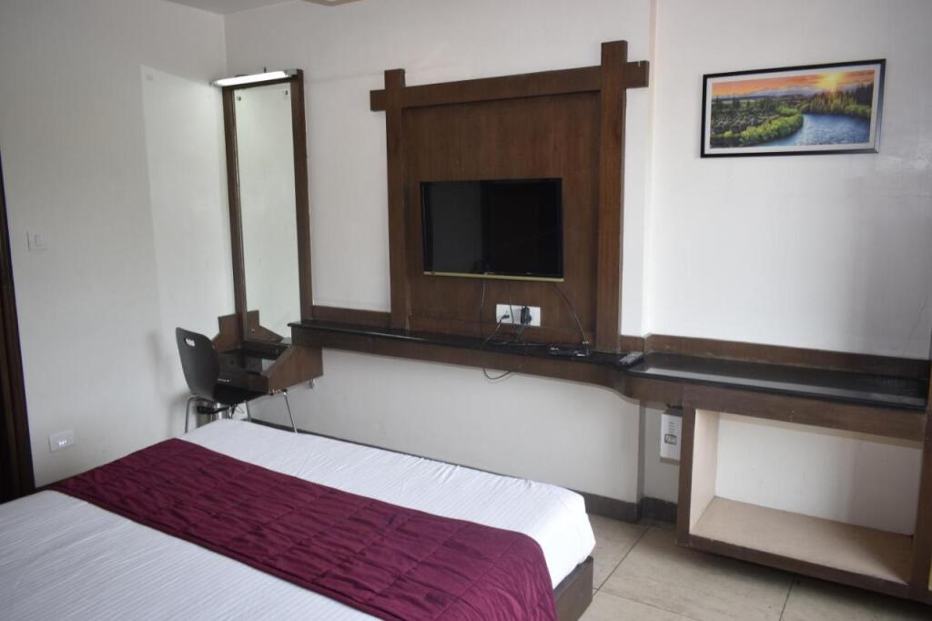 Пудучерри: Hotel Tamizh Park