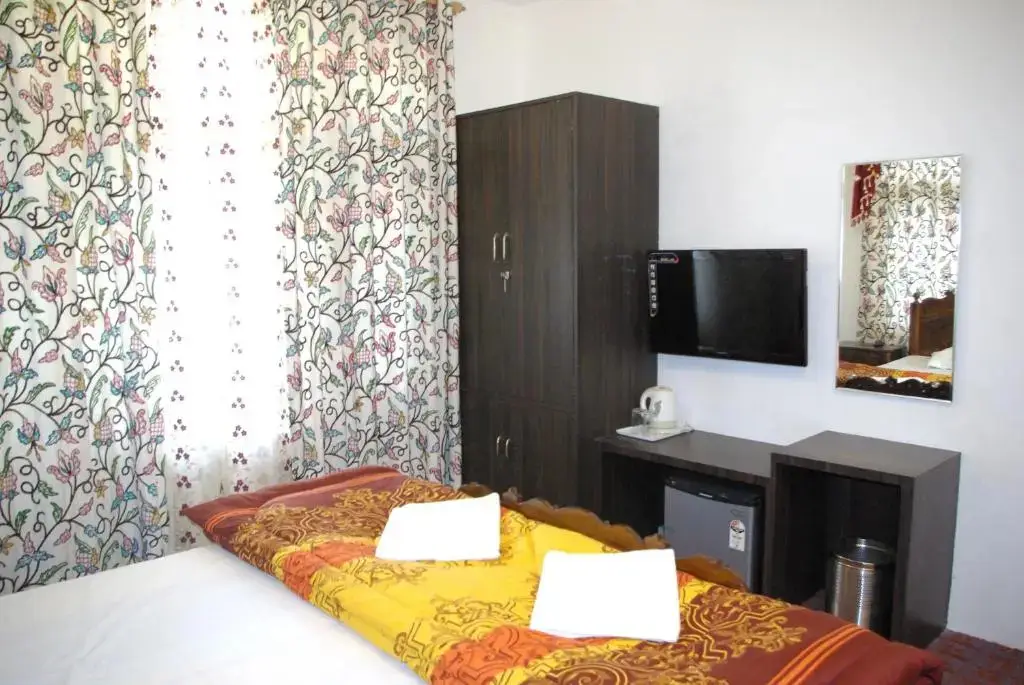 Шринагар: Hotel Harwan Resorts