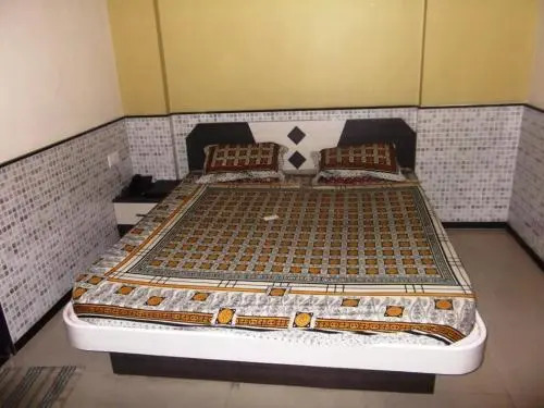 Пуна: Hotel Raj