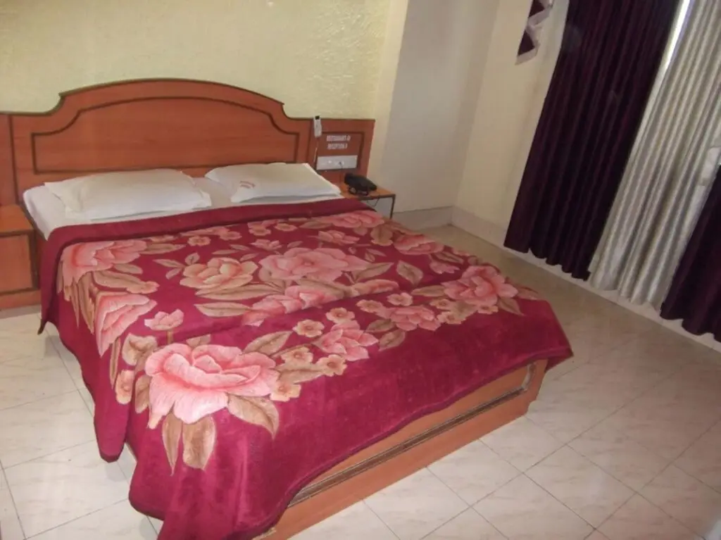 Пуна: Hotel Ravikant