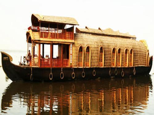 Кумараком: Sreekrishna Houseboat