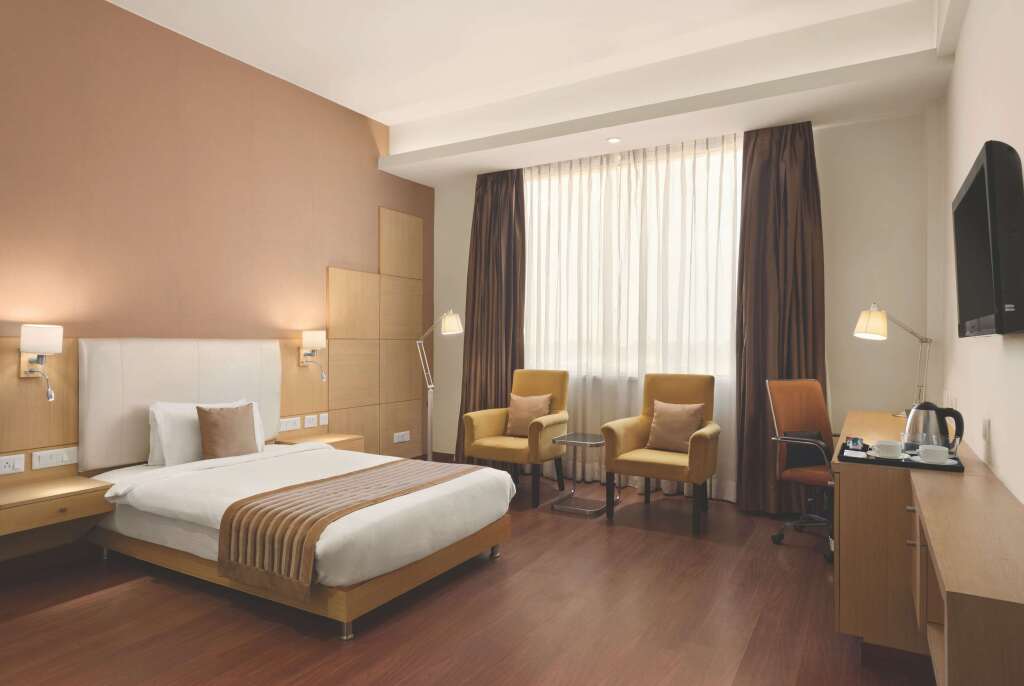 Ревари: Ramada Neemrana