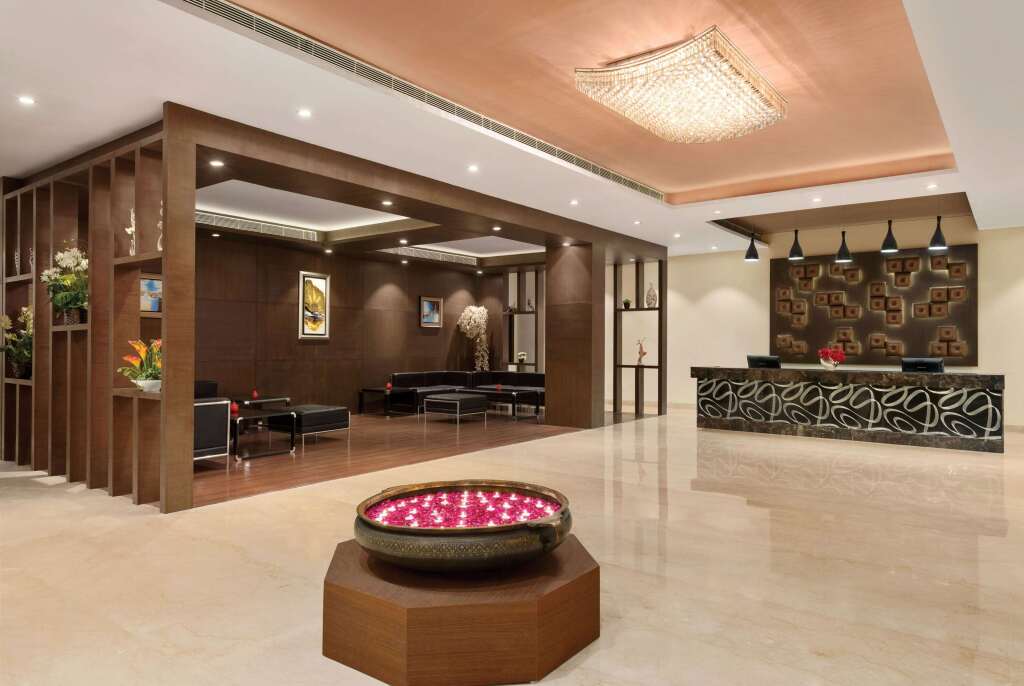 Ревари: Ramada Neemrana