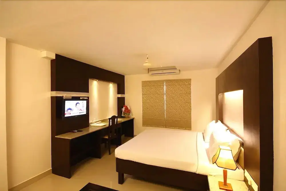 Сриперумбудур: Hotel Crescent Crest Sriperumbudur