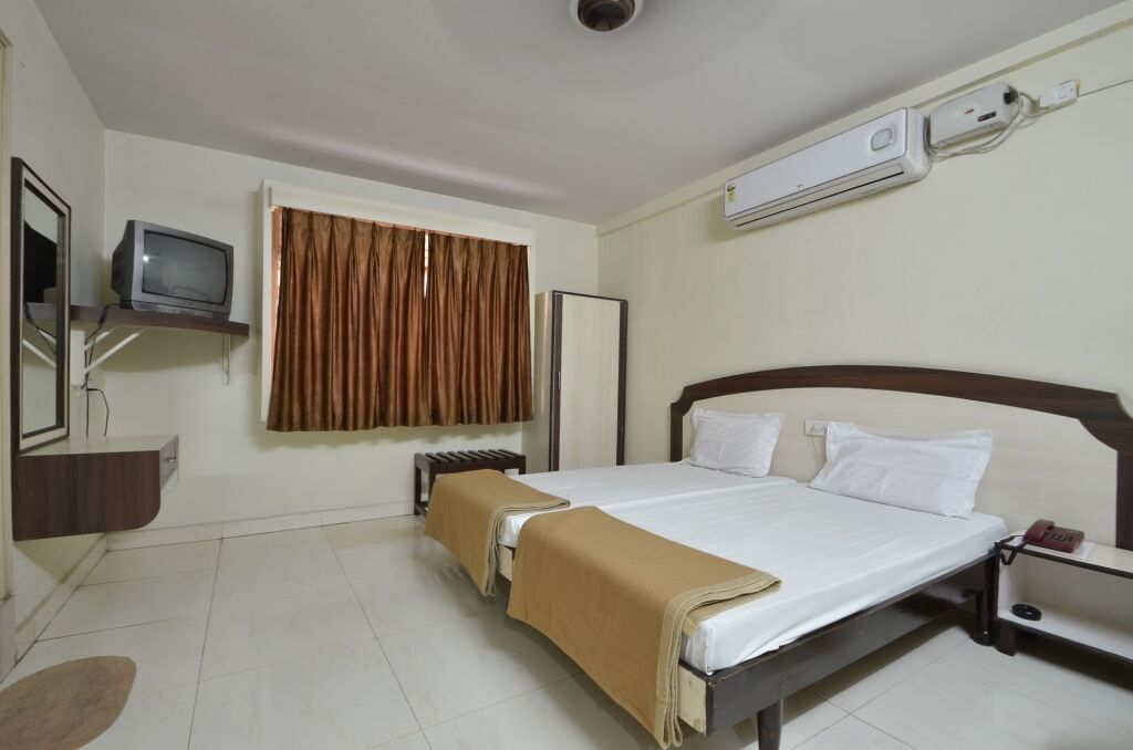 Секундерабад: Hotel Maya Deluxe
