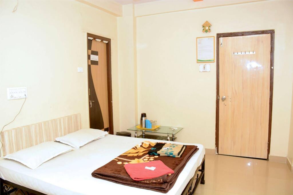 Ширди: Hotel Sai Snehal