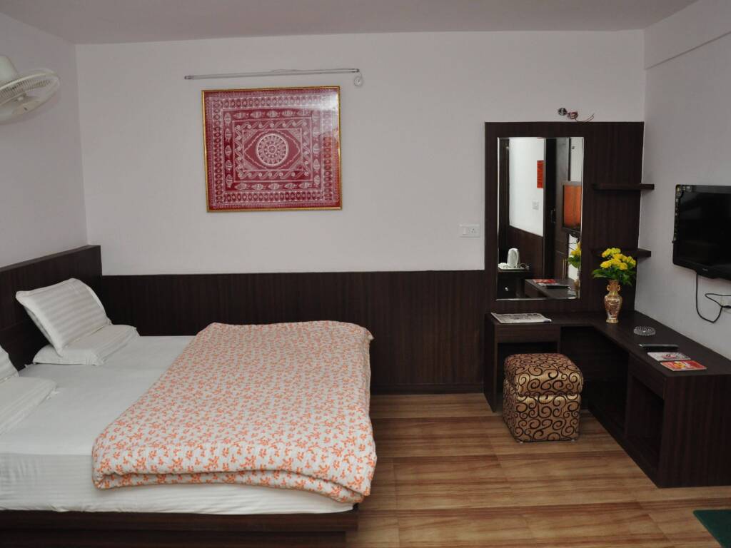 Наинитал: Travellers Paradise Nainital