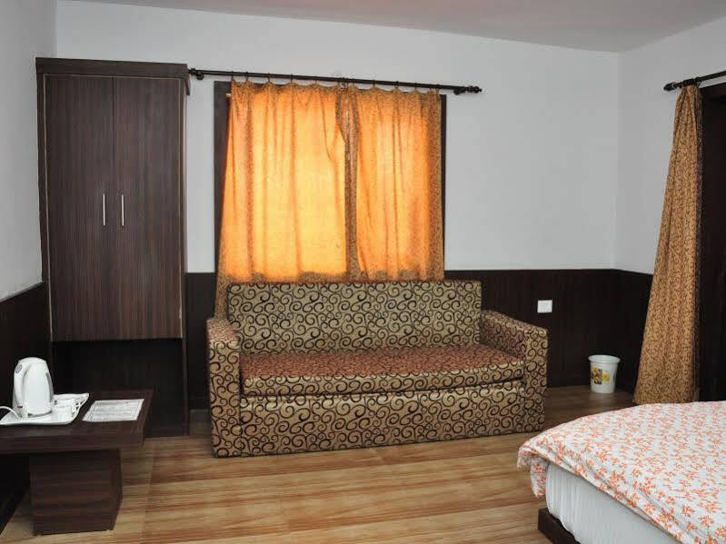 Наинитал: Travellers Paradise Nainital