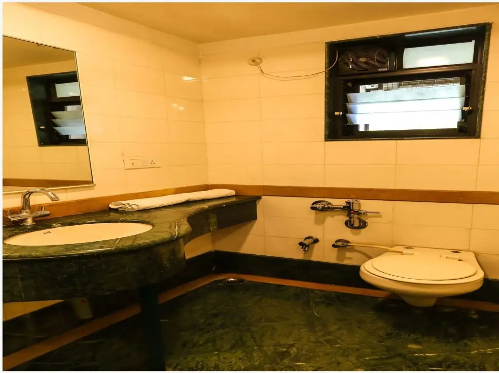 Пуна: Hotel Lotus