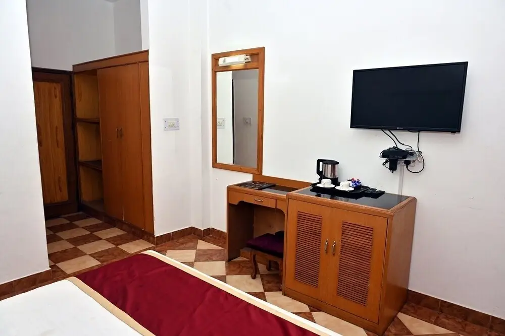 Казаули: Hotel Hemkunth