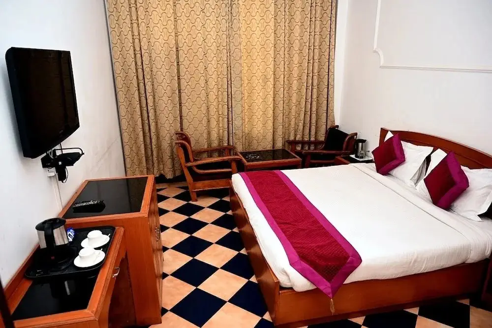 Казаули: Hotel Hemkunth