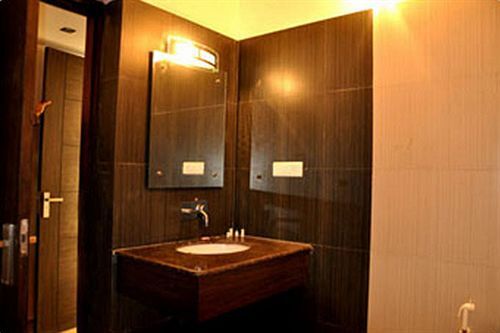 Агра: Madhu Resorts