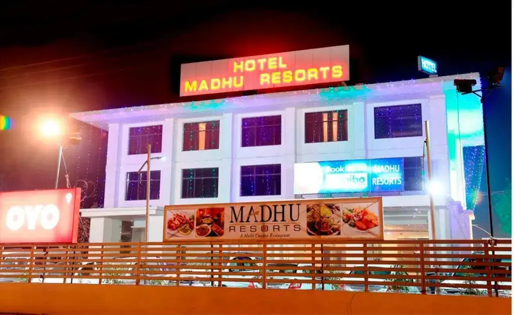 Агра: Madhu Resorts
